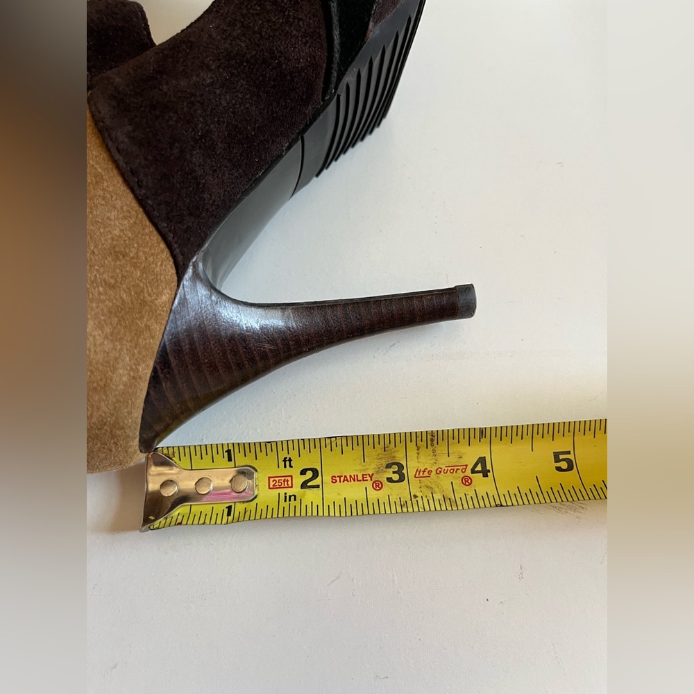 MICHAEL Michael Kors Brown Tan Black Suede Maryjane Gold buckle Pump Size 6.5 - Picture 15 of 16